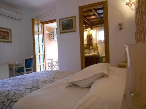 Hotel Grazia Deledda 3*