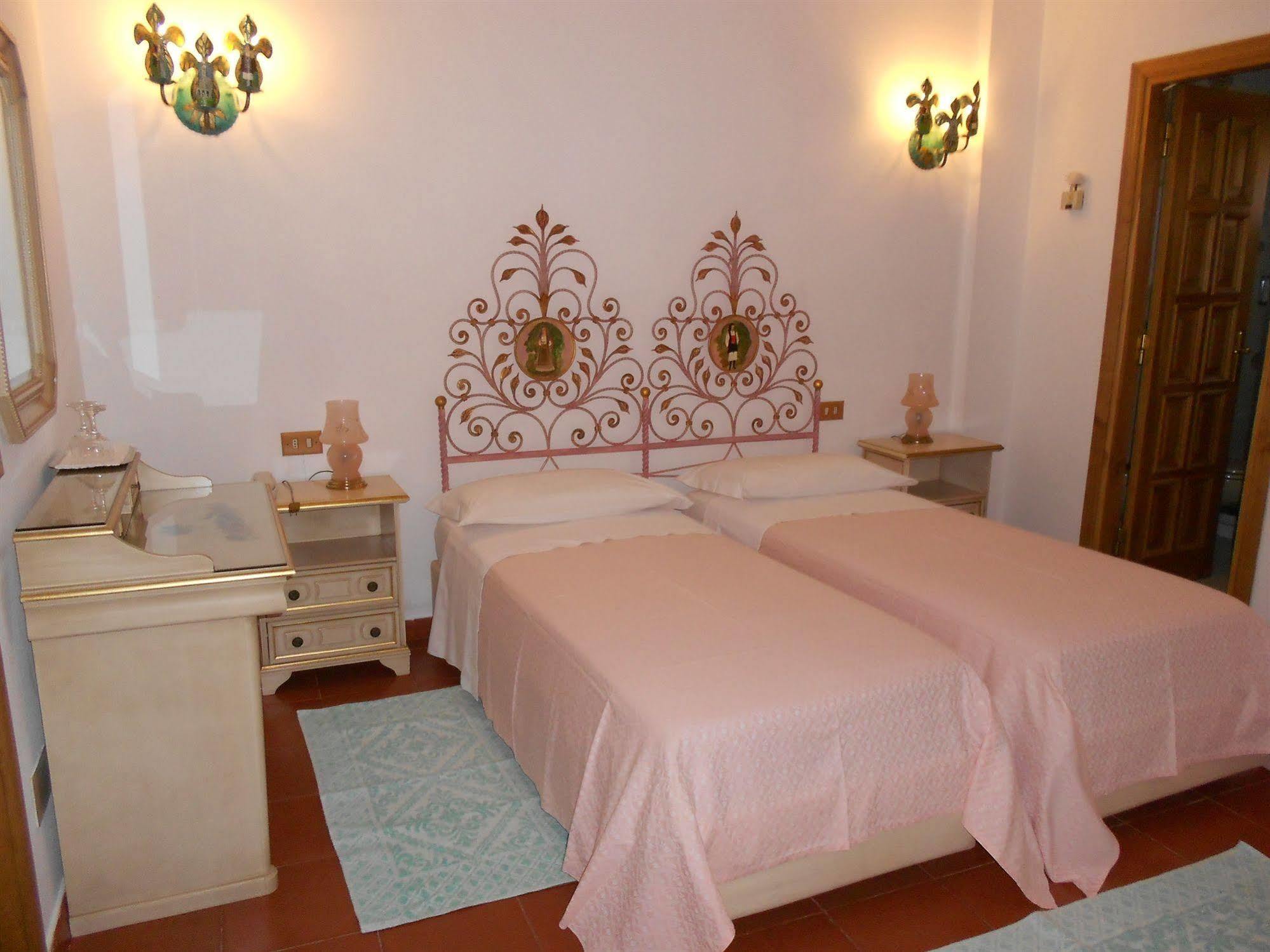 Grazia Deledda 3*